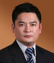 何博士